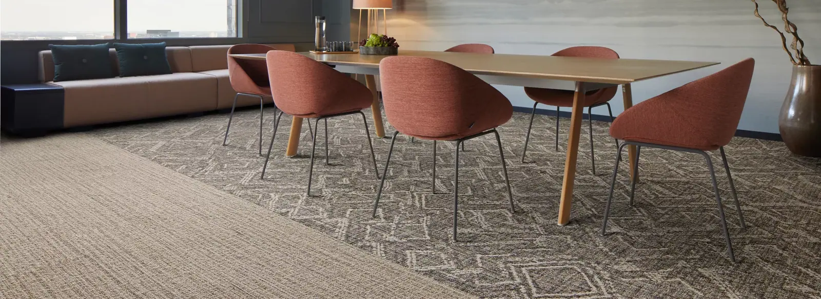 Duurzame vloeren - Interface Crafted-Connections_DualEffect_Fossil_Mon_E616_Jute_Ash