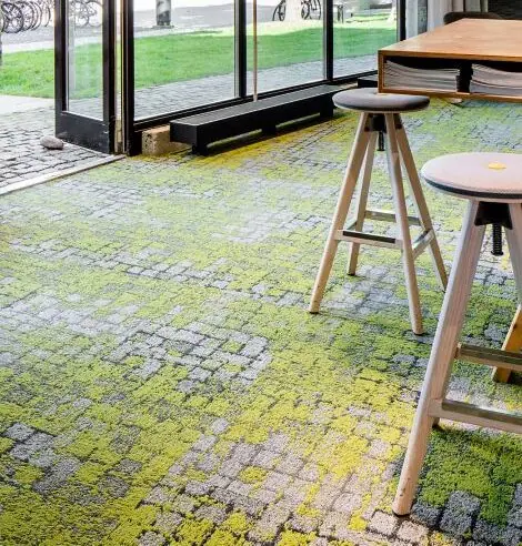 Interface Human Connections Moss Tapijttegel