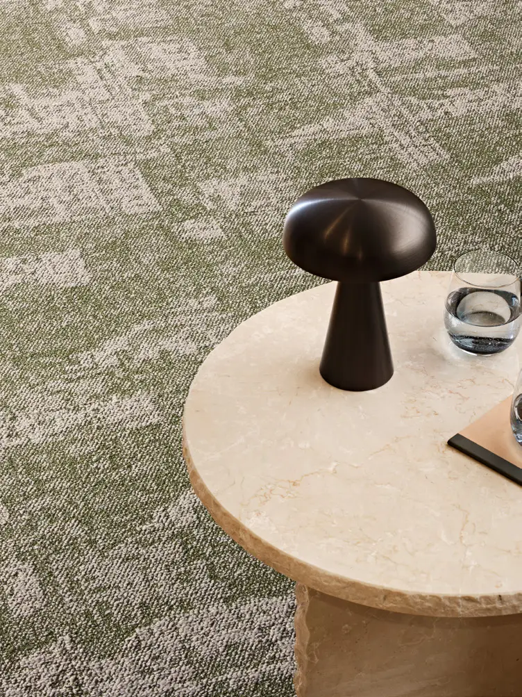 Interface Shift Point in de kleur Glide naast een bijzettafel
