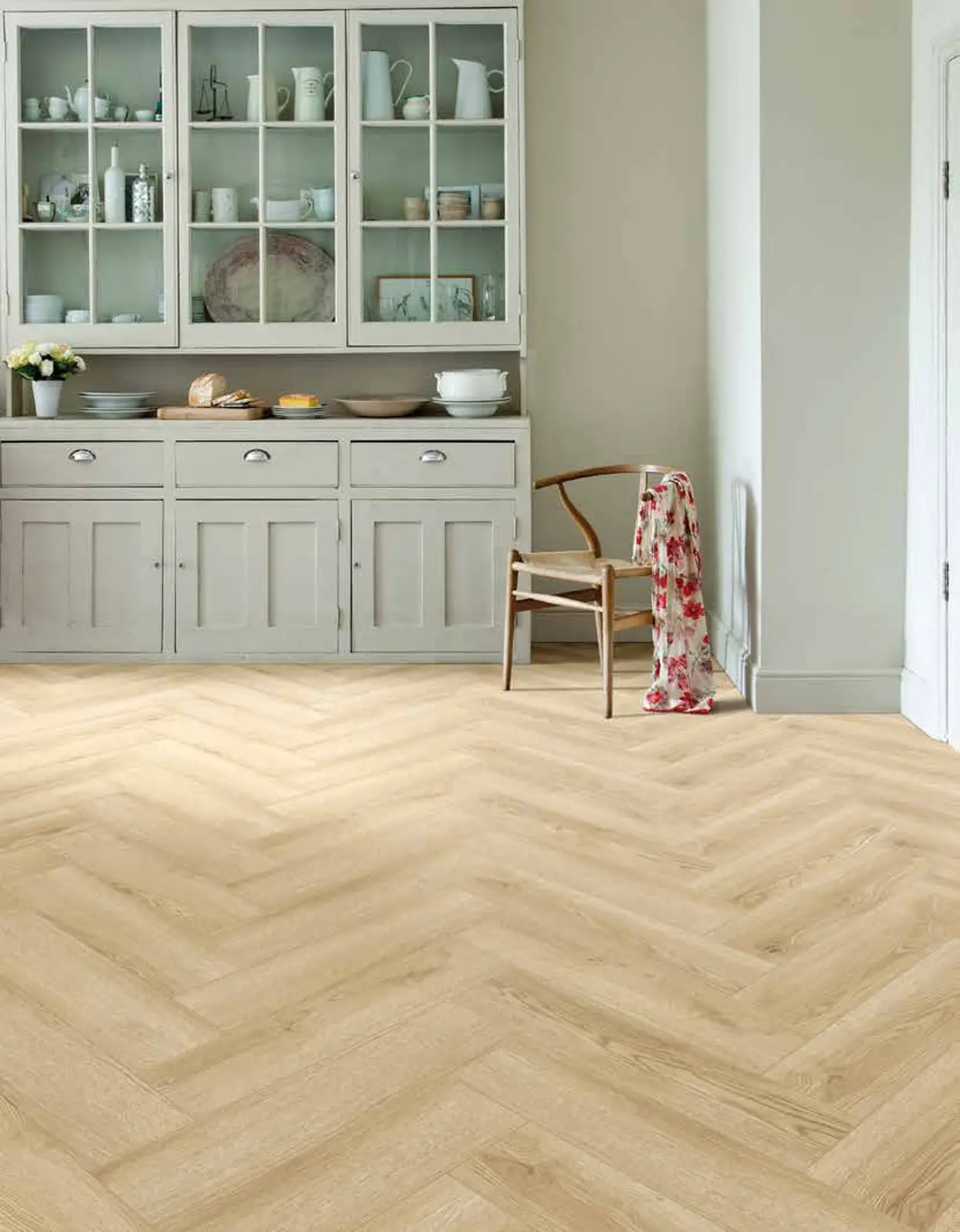 Moduleo Divino Barley Oak 84312 in visgraat in een keuken
