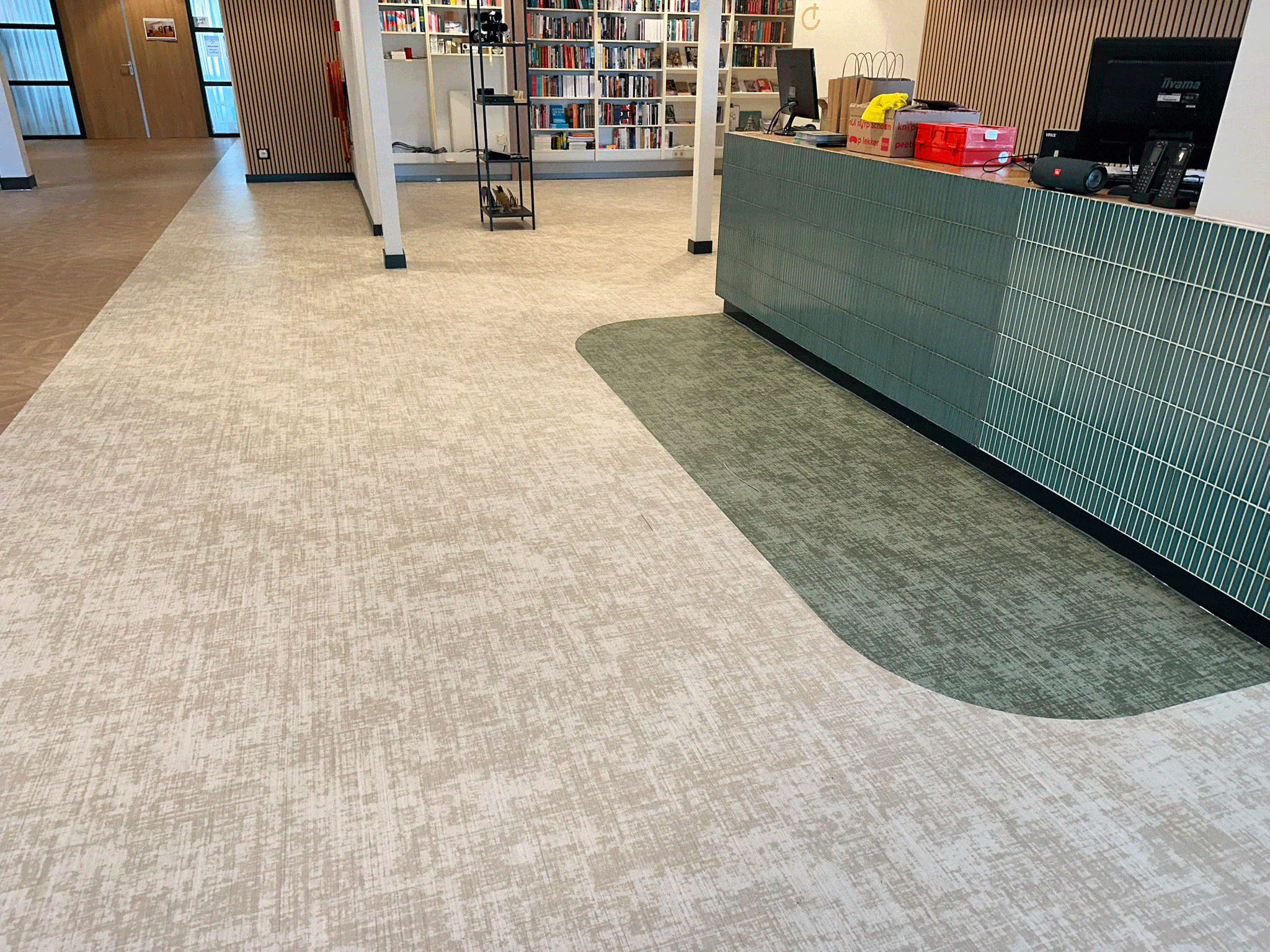 Interface-LVT-projectvloer-voor-kerk-in-Almere-(1)